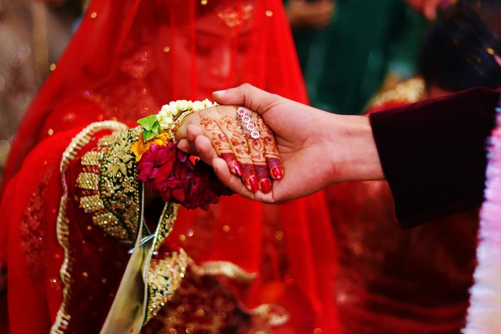 Young Pakistanis Stage Controversial ‘Fake Weddings’ to Party Without Family Pressure
